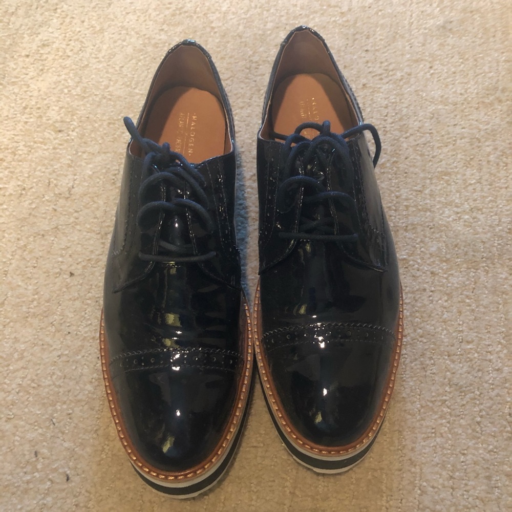 Never worn Halogen platform Derby shoes